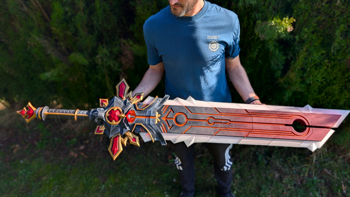 Ashrender Claymore – Full-Scale LED-Ready Cosplay Greatsword