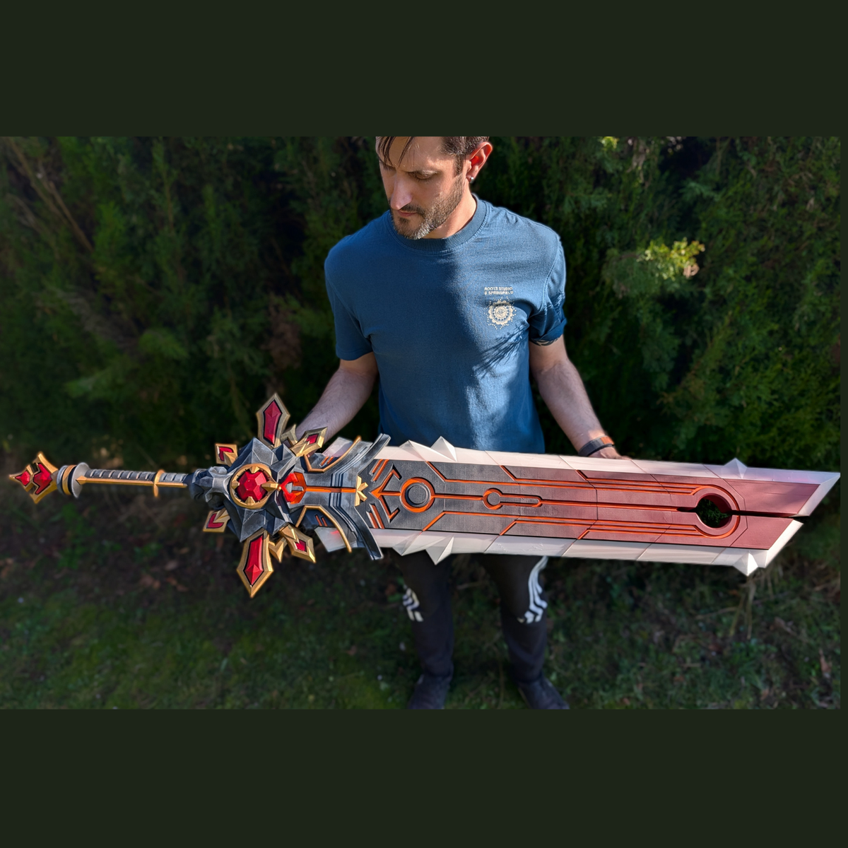 Ashrender Claymore – Full-Scale LED-Ready Cosplay Greatsword