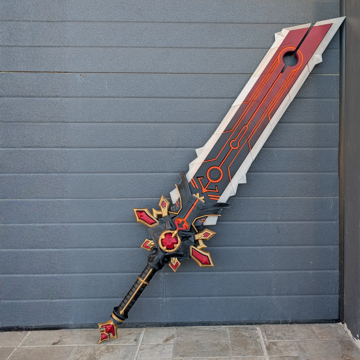 Ashrender Claymore – Full-Scale LED-Ready Cosplay Greatsword