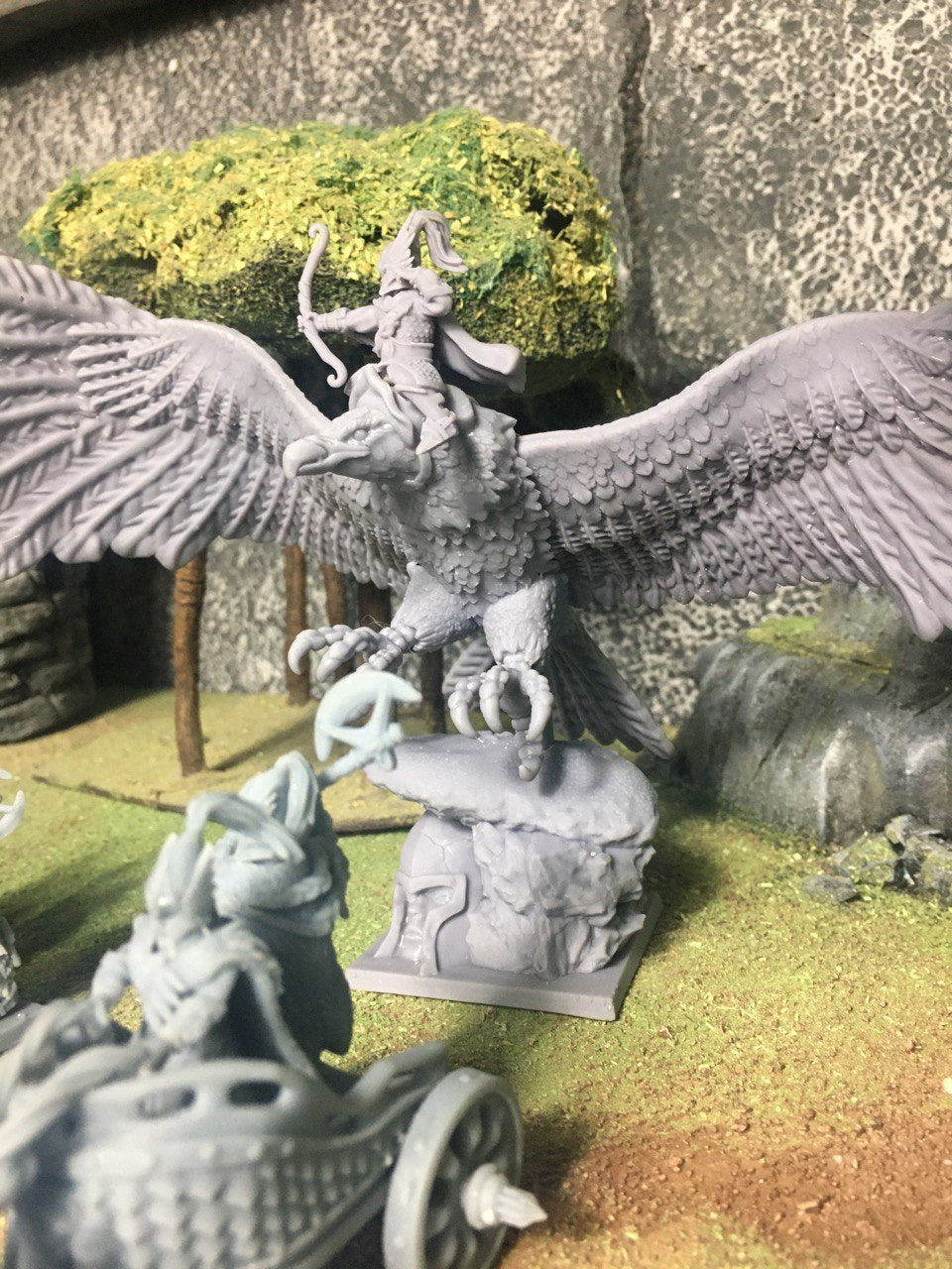 Hero on giant eagle – Landor Miniatures 3D Printed Miniature (32mm) - image 3