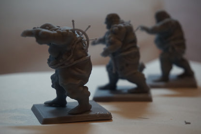 Bloated Corpses – Landor Miniatures 3D Printed Miniature (32mm) - image 7