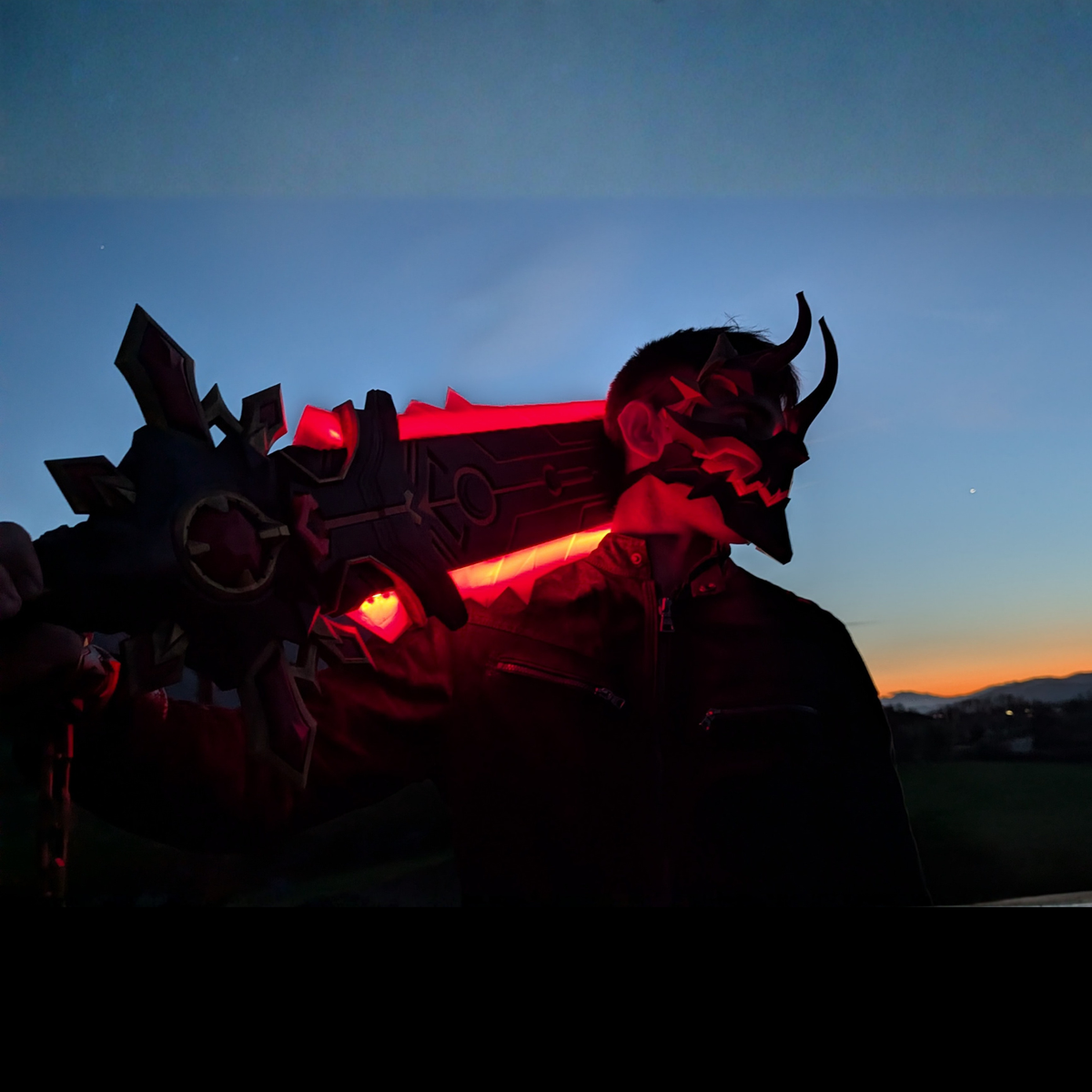 Ashrender Claymore – Full-Scale LED-Ready Cosplay Greatsword