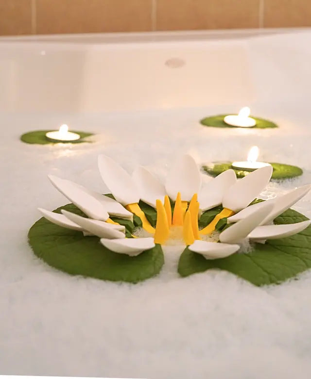 Floating Wine Lily & Candle Lily Bath Set – product image 4