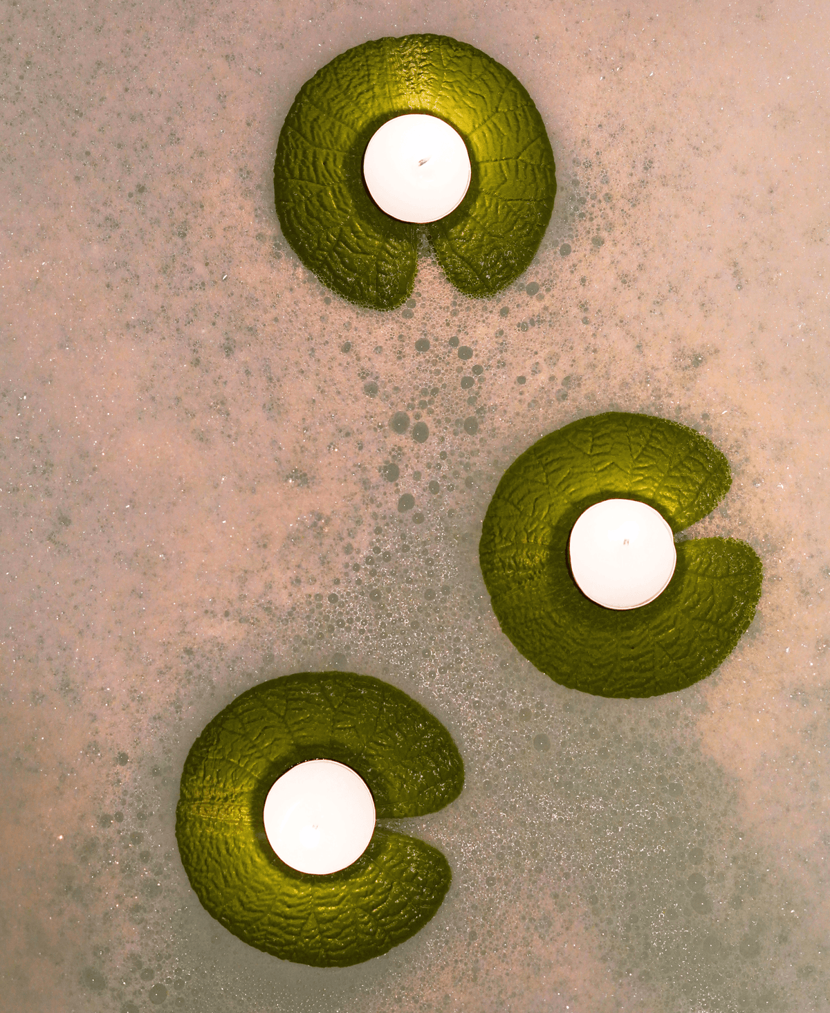 Floating Wine Lily & Candle Lily Bath Set – product image 6